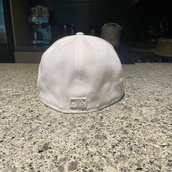 New Era White NY Hat - Picture 3 of 5